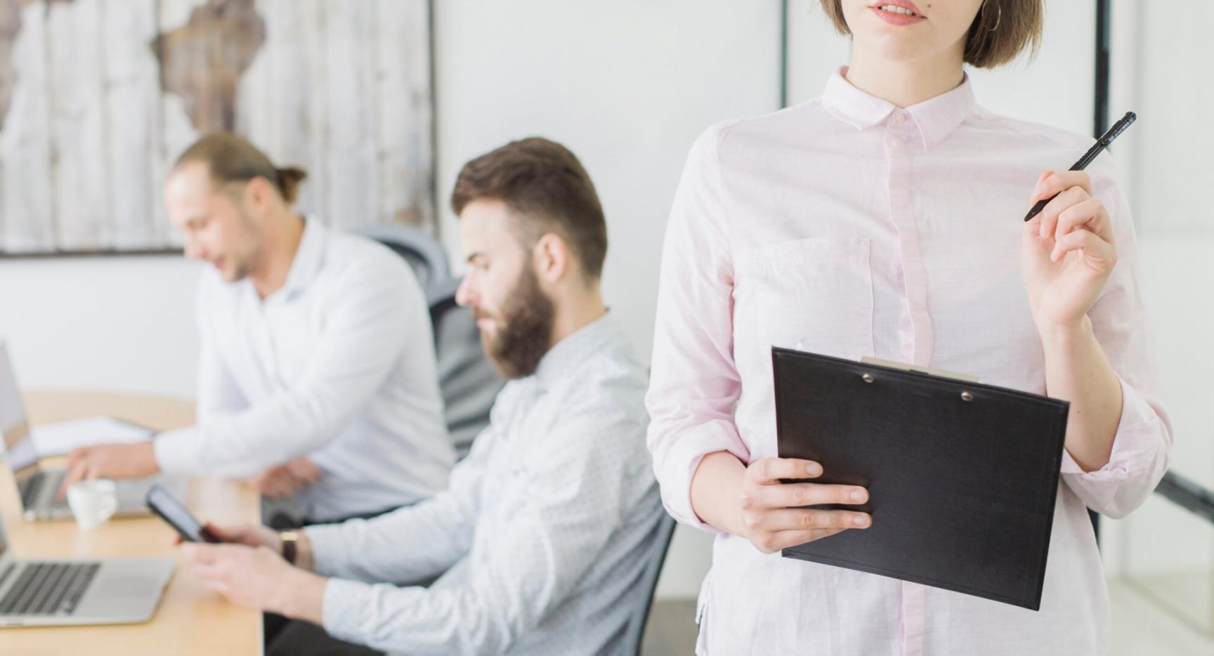 Intensive Arbeitsgruppe bei der Finanzplanung
